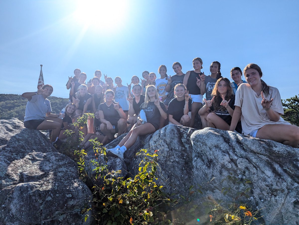 We had a great time on our hike to the top of Devil's Racetrack yesterday! #TeamBonding