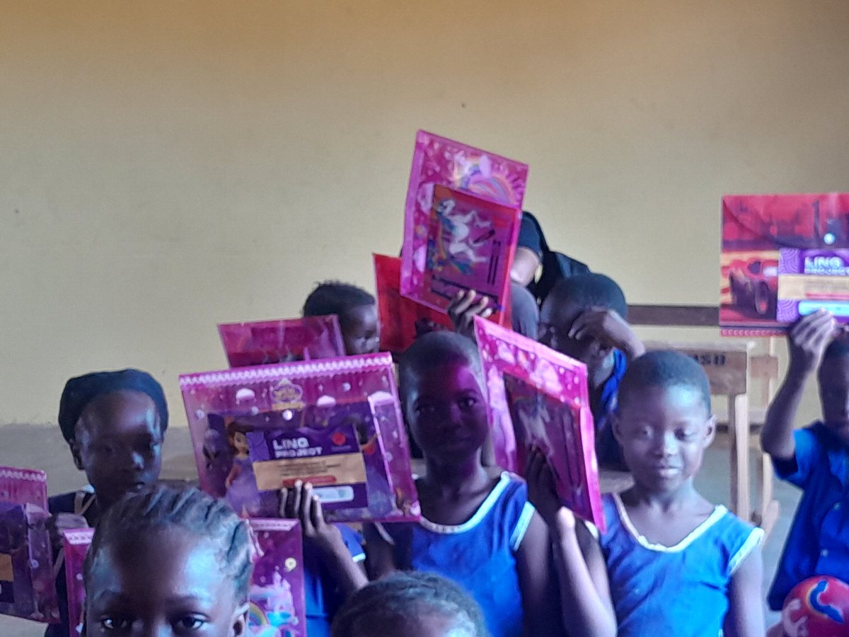 _LING_project's tweet image. Day 2 of Back to School Connect was a success! We provided essential resources to underserved students, helping prevent dropouts. Support girls' education and fight learning loss. Join us globalgiving.org/projects/bridg…. Thank you to all our supporters! #GirlsInSchool #EducationMatters
