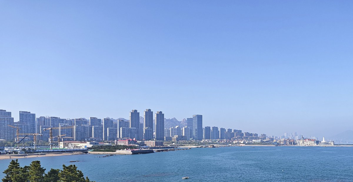 f711258's tweet photo. 虽然玫瑰很快会枯萎 
但今天特别想要
哪怕是自己送的😂
所以社恐的我拿着花在海边转了一圈 
不会被认出来吧 https://t.co/EVBuwtBUyA