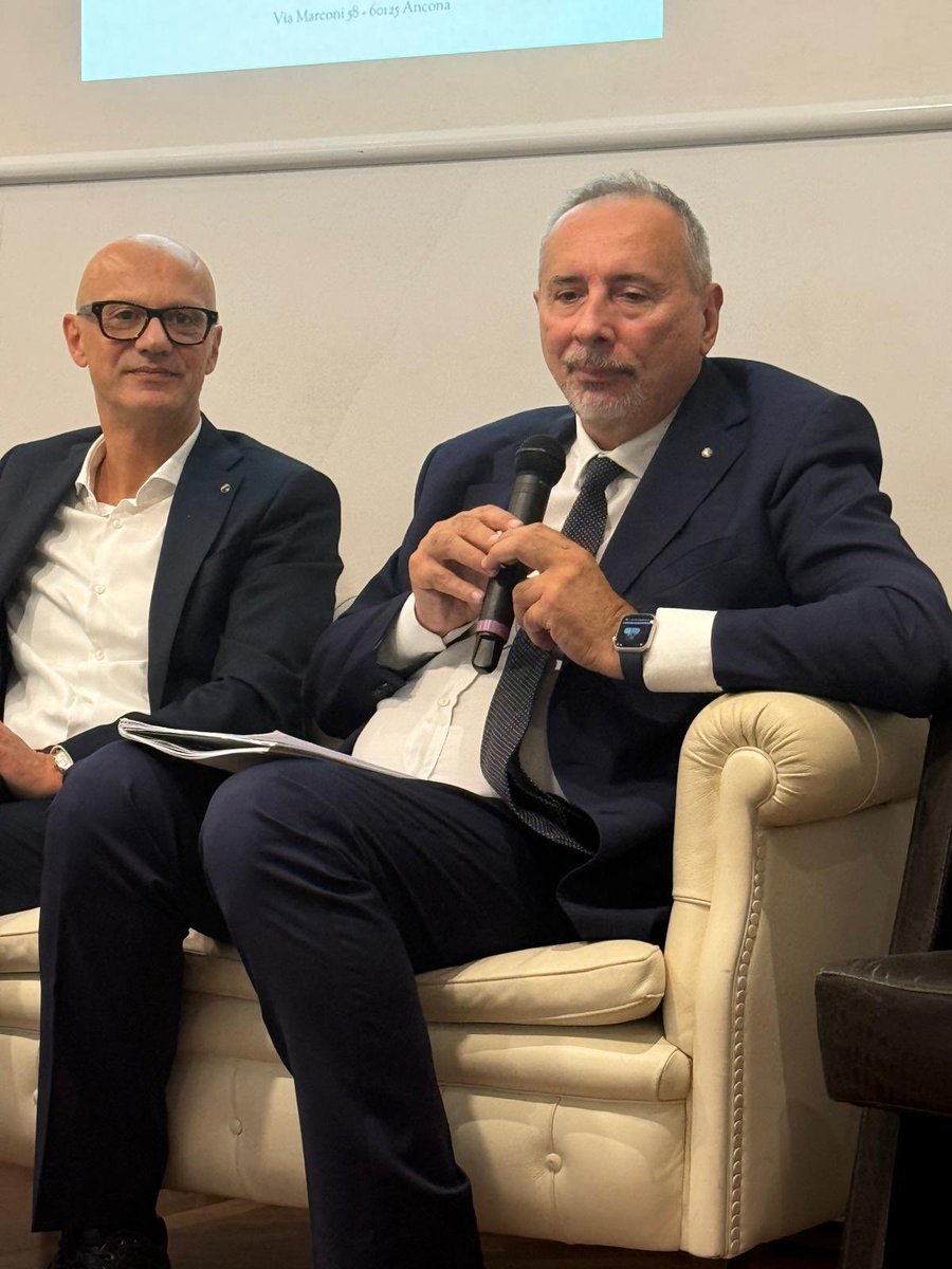 FitCisl's tweet photo. #11settembre♻️Convegno #Sicurezza e #sostenibilità nei #serviziambientali organizzato da #FitCislMarche
Il SG @salvopellecchia: “Introdurre #stopworkauthority come misura di #sicurezza aggiuntiva per gli operatori del settore,esposti a rischio #infortuni e #malattieprofessionali” https://t.co/HH5k5WtdqJ