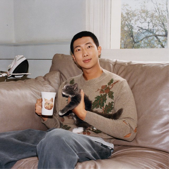 StayAlive9339's tweet photo. 쎅시 두더쥐 김남준 생일 축하해! 

#처음이자마지막_남준없는남준생일 
#잊어버리지_않은_남준_생일 
#빡빡_두두_생일ㅊㅋ 
#RM생일_빵빠레_불며_축하 
#남준아_생일축하해 https://t.co/PwnDadH1DC