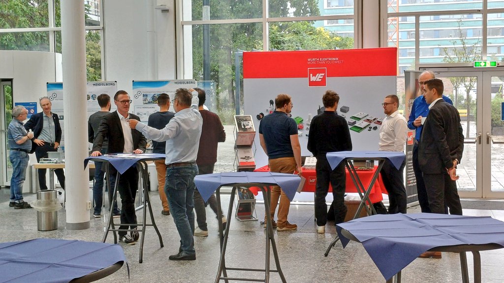 LehrstuhlEMV's tweet photo. Heute sind wir in den ersten Tag des #EMVBootCamp des @IEEEorg German Chapter der #ElectromagneticCompatibility Society am @DKFZ in Heidelberg gestartet.
Neben Einführungsvorträgen zur #EMV und #Medinzintechnik gibt es eine kleine Ausstellung.
Programm: https://t.co/BfcEj0qqnS https://t.co/o9vMx4Ikcg