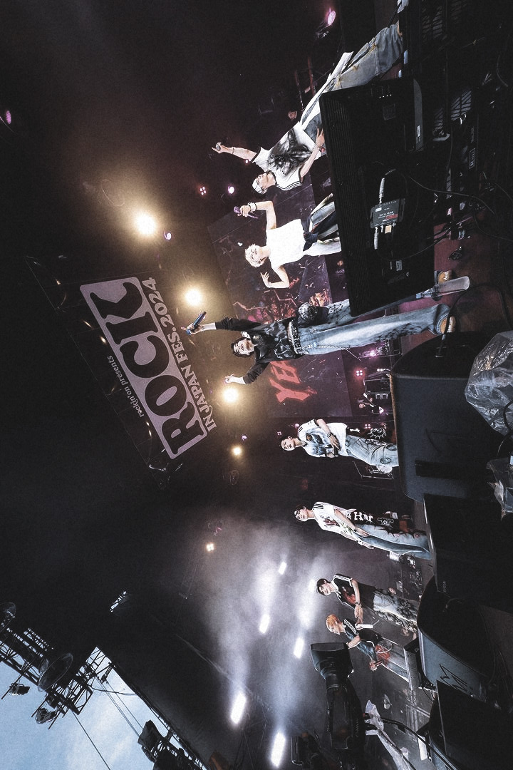 sunghoonpx's tweet image. As the crowd roars and the lights blaze, we bring a fresh, electrifying edge to classic rock vibes, redefining what it means to be a modern rock star. 𝙍𝙤𝙘𝙠 𝙤𝙣, and let’s turn this day into an unforgettable symphony of sound and fashion. 🔥