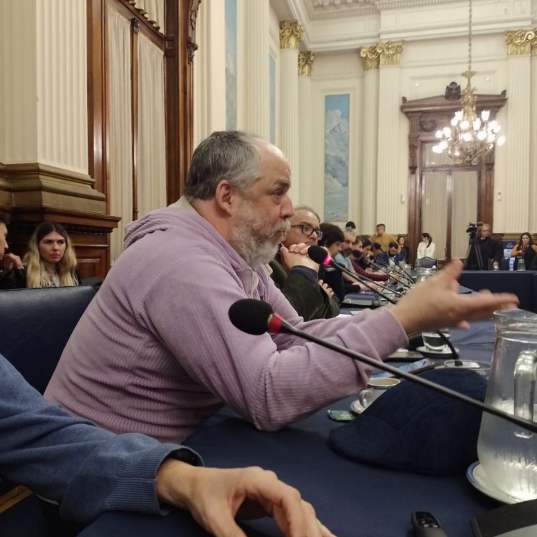 facttic's tweet photo. 💬 “Necesitamos tener el control legal, intelectual y operativo de los servicios y software que utilizamos”  Durante la reunión en Diputados @leitomonk expresó la preocupación de la ausencia de políticas de soberanía tecnológica en la actualidad.  ▶️ https://t.co/KqO6S5hkVg https://t.co/biSYZQKGZz