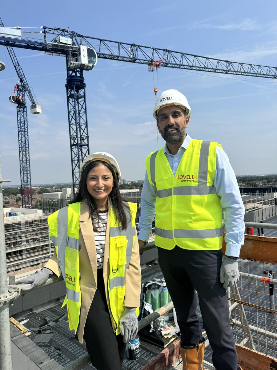 vanisha_solanki's tweet image. 🚨 Some Personal News 🚨
I’m thrilled to be elected the new Deputy Leader & Finance Lead of @RedbridgeLive, the place I’ve called home my entire life.
This is an immense honour, and I’m deeply grateful to my @redbridgelabour colleagues for placing their faith in me. /1