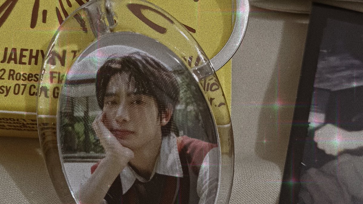 ≽ܫ≼ tweet media