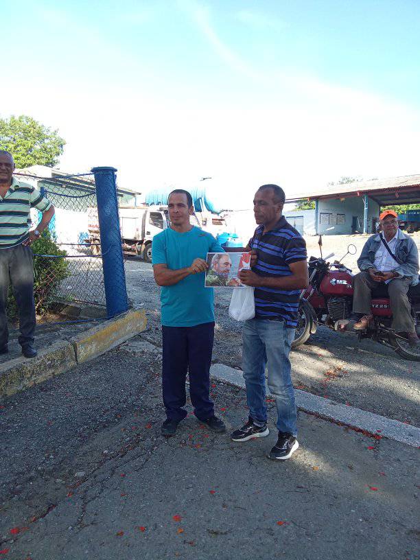 Matutino semanal en la Empresa de Acueducto y Alcantarillado Las Tunas, donde se reconoció a los trabajadores que participaron en el FORUM.
#LasTunas
#VamosPorMás
#Cuba🇨🇺