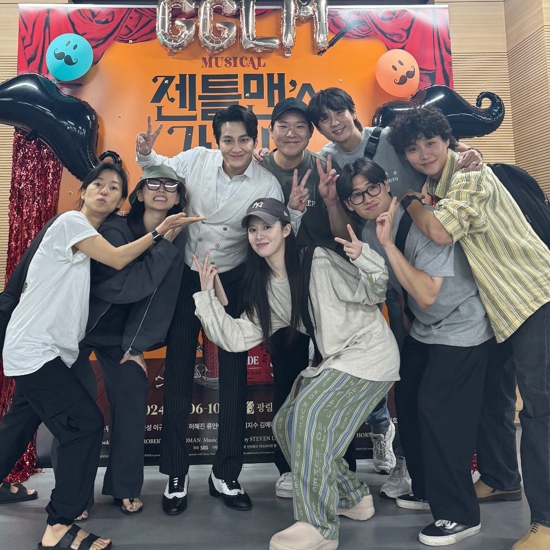 yourecho_'s tweet photo. LAWSCHOOLZ IN 2024 EVERYONE WAKE UP 😭💛 https://t.co/Hv8vsgNDhW