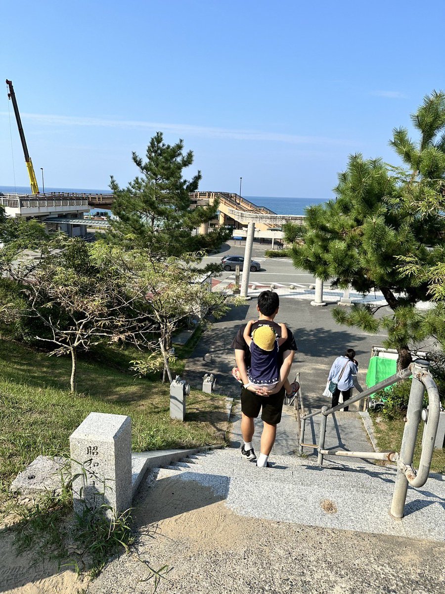 0877_yuki's tweet photo. 全日本社会人シングルス
運良く3回戦まで行けましたが、
体力、技術、戦術共に至りませんでした。
来年は2日目に残れるように、時間の工面、体のメンテナンスとトレーニング、体内に摂取するものに気をつけて励んでいきたいと思います。
今後とも応援よろしくお願いします。 https://t.co/TGM0xGiSJs