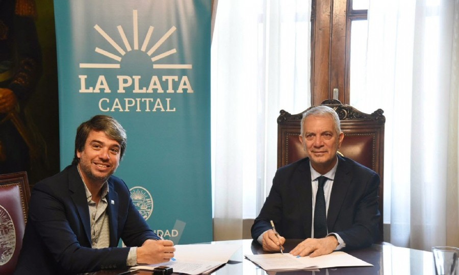 LA DATA tweet media