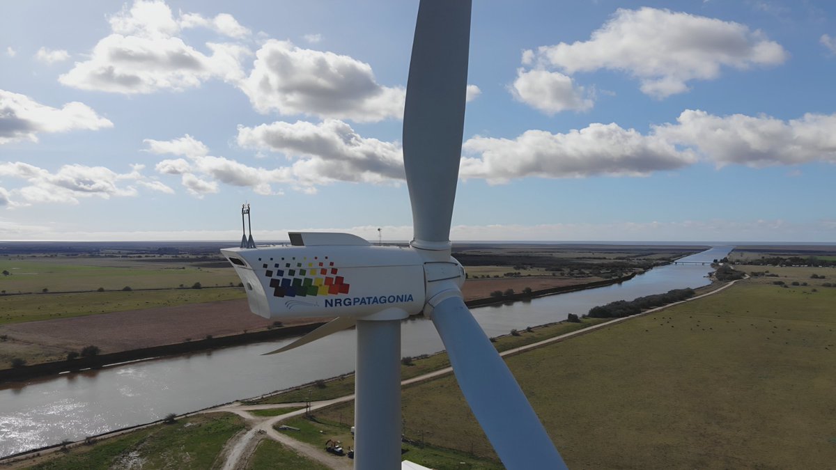 NadiaLuna88's tweet image. 🌬 Además, conocerán un poco más sobre la importancia de #CooperativasEléctricas para los pueblos bonaerenses, que va mucho más allá de llevar electricidad a sus comunidades.

✒ ¡Espero que la disfruten! 
Gracias #ClimateTracker por confiar en mi trabajo✨