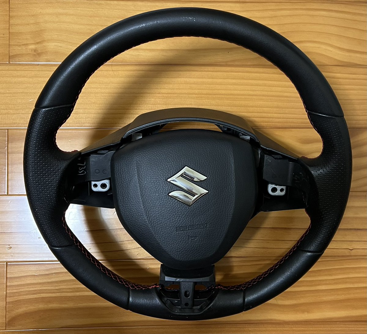 Tom_zc32s's tweet photo. 1枚目　リアピース
2枚目　中間加工ストレート
3枚目　ステアリング https://t.co/Kr7FsnzbUp