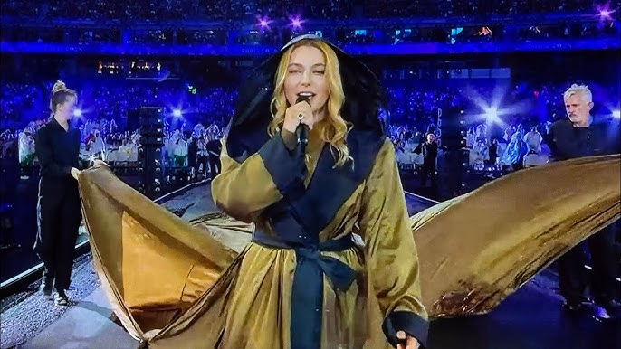 MaximeGueny's tweet photo. Analyse / Spotify dévoile l’impact de la cérémonie de clôture des jeux sur les streams de Santa. 
• En France, les streams de Santa (tous titres confondus) ont augmenté de +16% dimanche soir à 22h, juste après sa performance et de +14% dans le monde.
• À l’échelle mondiale, "Vivre pour le meilleur" interprété par Johnny Hallyday a vu une hausse spectaculaire de +103% dimanche entre 20h et 21h, porté par l’émotion de la cérémonie.
• En France, cette même chanson a enregistré une augmentation impressionnante de +107% sur la même période.