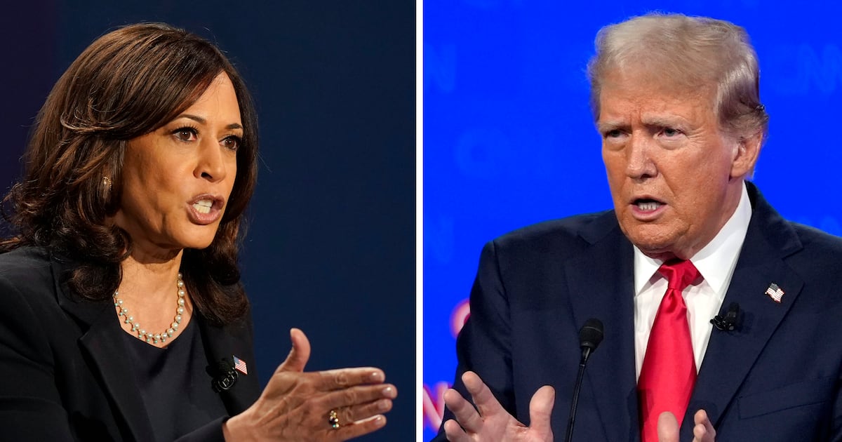 NGodiniux's tweet photo. Harris se muestra más firme que Biden al presionar a Trump sobre aborto, economía y democracia https://t.co/1R1XL2Q4H7 https://t.co/aemVxezCDm