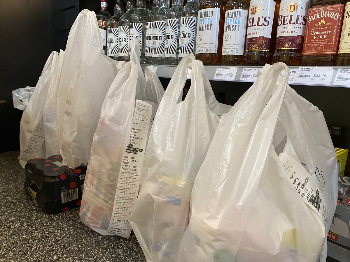 ☔️ Raining?
⏰ Got a busy schedule?
🛒 Need the shop?

🚗 Let us help, store to door in less than 60 mins!
💻 snappyshopper.co.uk/stores/mjs-nis…

#SnappyShopper
#homedelivery
#Sheffield
#MJSLocal