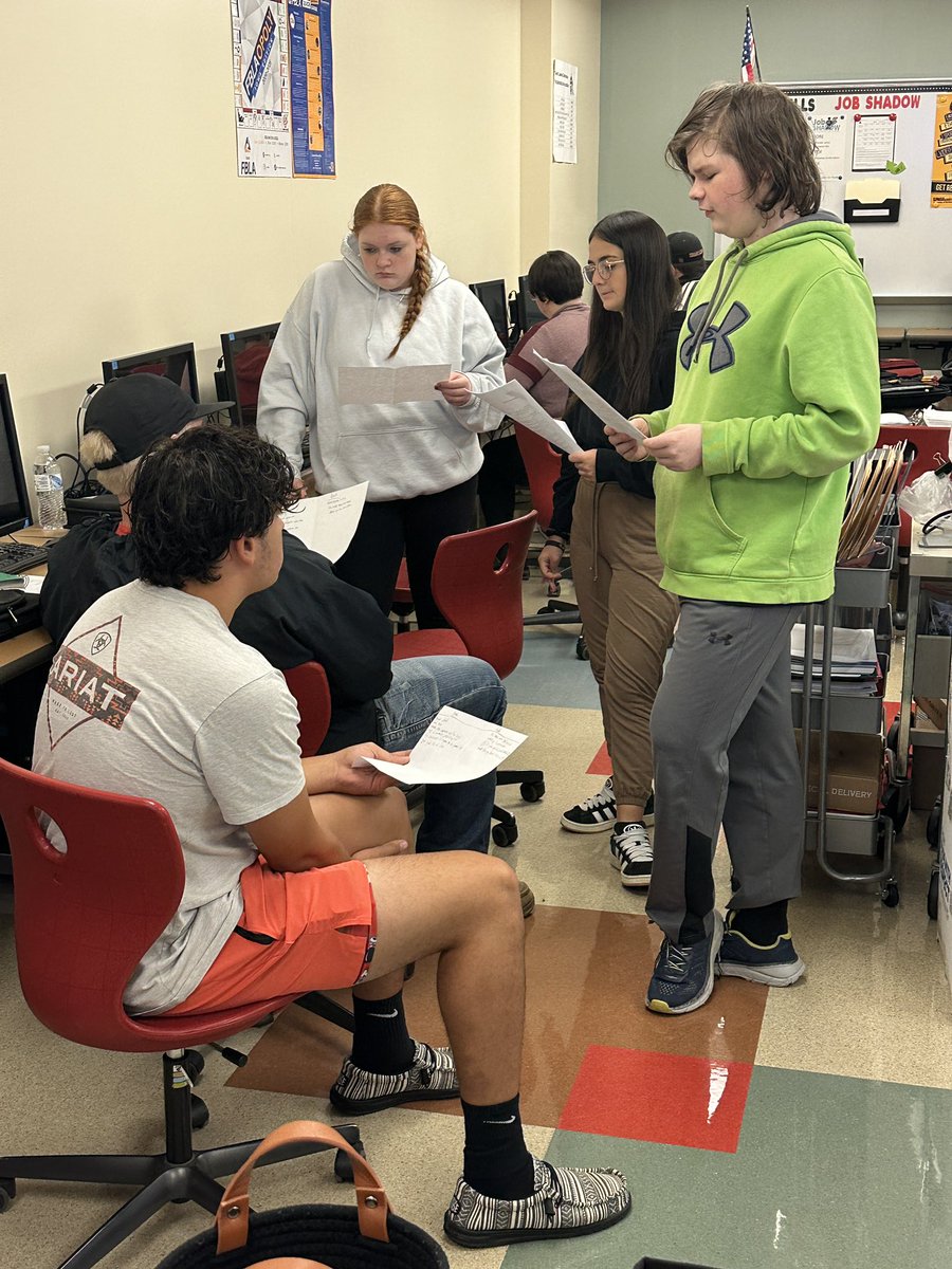 AngieAxman's tweet photo. #PACschools Analyzing cartoon character resumes today. https://t.co/AnwmrYd21s
