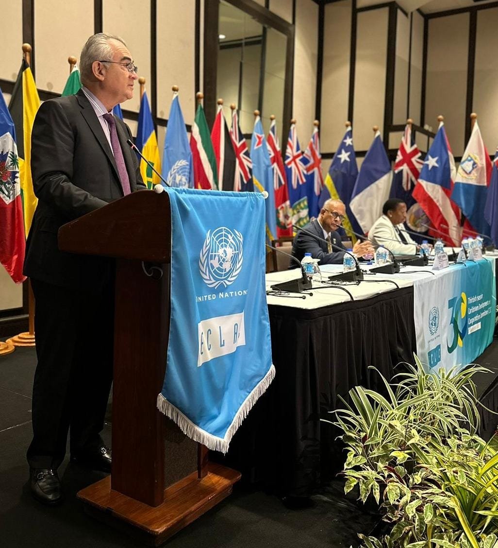 cepal_onu's tweet image. 💬@JoseMSalazarX en apertura del #CDCC en 🇹🇹: A poco más de 5⃣años del plazo establecido para el término de la #Agenda2030, el Caribe solo tiene el 2⃣0⃣% de las metas de los #ODS en vías de cumplimiento; el 3⃣3⃣% avanza en la dirección correcta, pero demasiado lento, y el 4⃣7⃣%