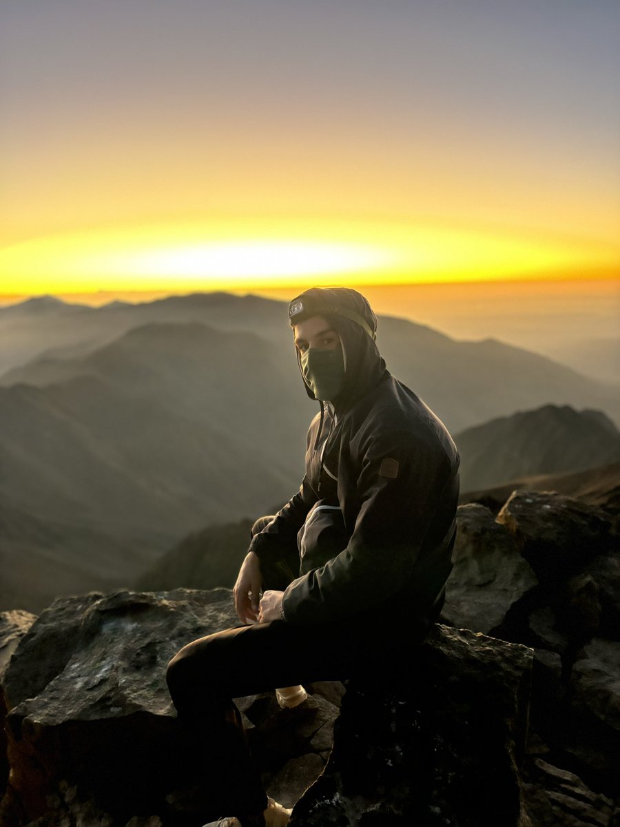 dr_broc's tweet image. Des que j’ai un peu de 4G je spam sah c’était incroyable 🏔️