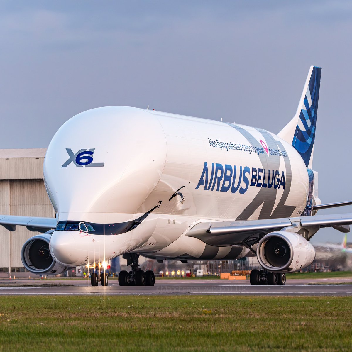 ManAviation1107's tweet photo. The @Airbus #BelugaXL making its debut at @HeathrowAirport on Monday! 🤩 Amazing to see this unique aircraft, the newest of the Beluga fleet, just as the sun was setting 🔥 The XL came to deliver a horizontal stabiliser for a wounded @British_Airways A350 ✈️

@AirbusintheUK https://t.co/772eH7F2iE