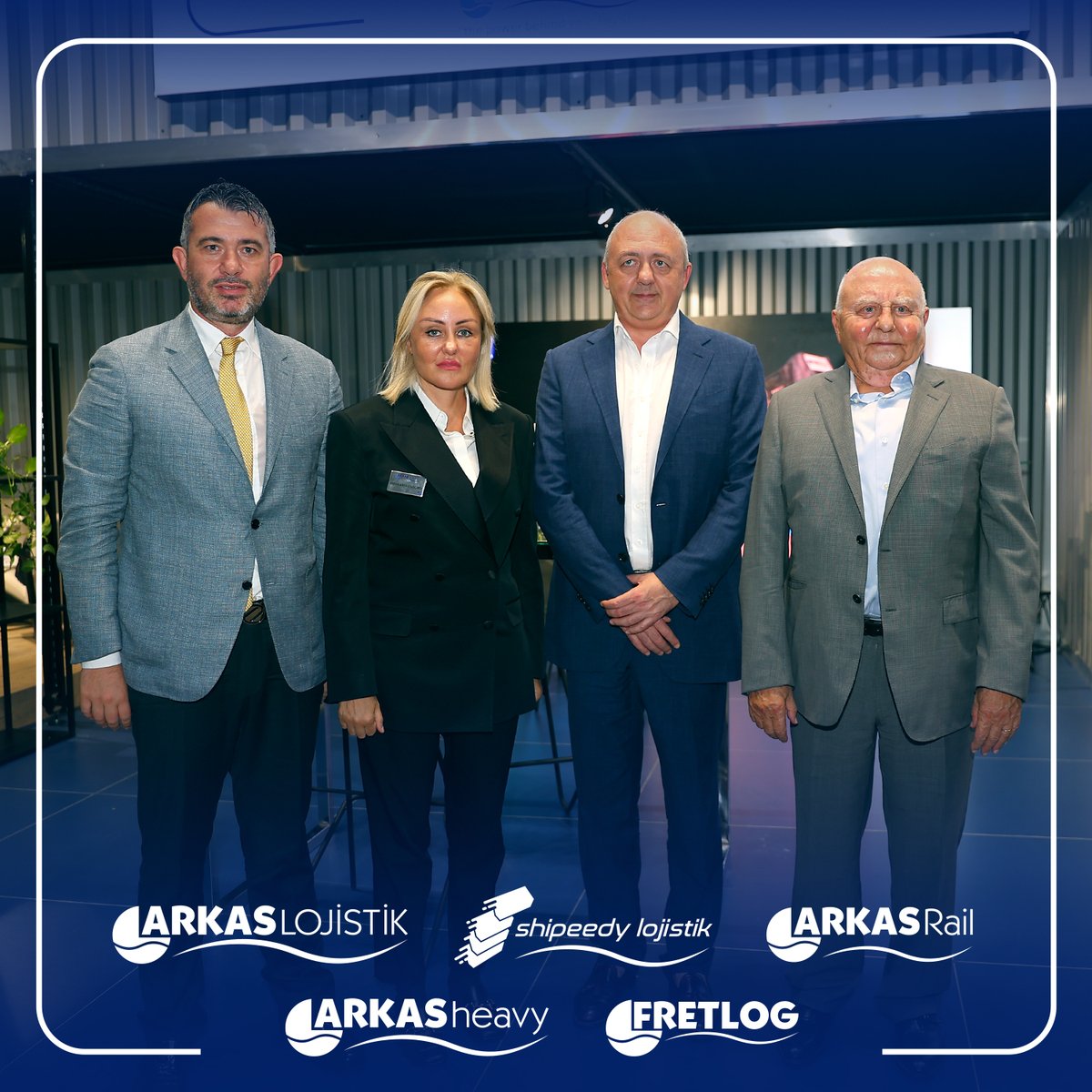 arkas_lojistik's tweet photo. Arkas Holding Yönetim Kurulu Başkanı Lucien Arkas, Arkas Holding Yönetim Kurulu Başkan Yardımcısı Bernard Arkas, Arkas Holding Yönetim Kurulu Başkan Yardımcısı Diane Arkas Göçmez ve Arkas Holding Lojistik Grubu Başkanı Onur Göçmez standımızı ziyaret etti.
#Logistech #Fuarİzmir https://t.co/TVO5wWh8B5