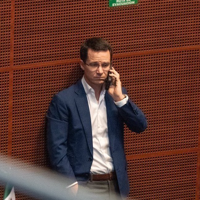 carlos buburrón tweet media