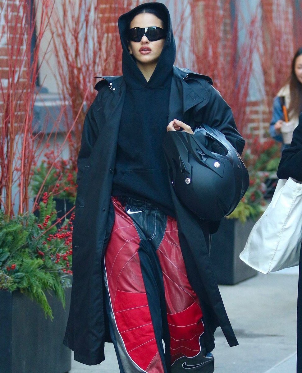 highsnobiety's tweet photo. Rosalía on the inspiration behind the MOTOMAMI era:

"My parents are bikers, so I grew up around motorcycle gear. That’s why I wanted to use it to create the MOTOMAMI looks." https://t.co/5V2pBd1BbU https://t.co/zGXw2PBCHq