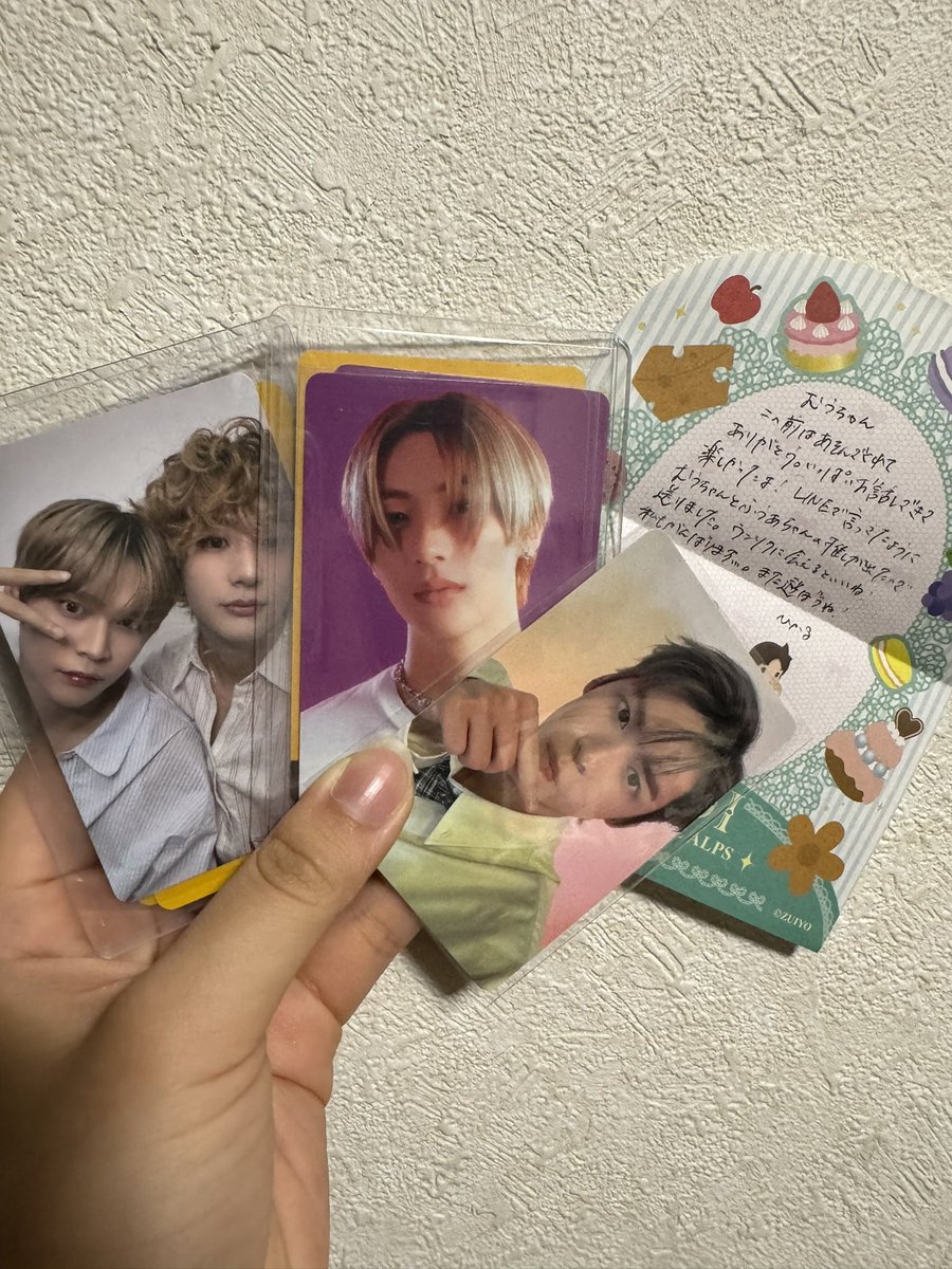 ひかるちゃん😭😭😭😭😭😭😭😭😭😭😭
届いた😭😭😭😭😭
ウンソクにはトークショーで会えるよ😭💖
可愛いアントンたんとウンソクありがとう⸝⸝o̴̶̷᷄ ·̭ o̴̶̷̥᷅⸝⸝♡