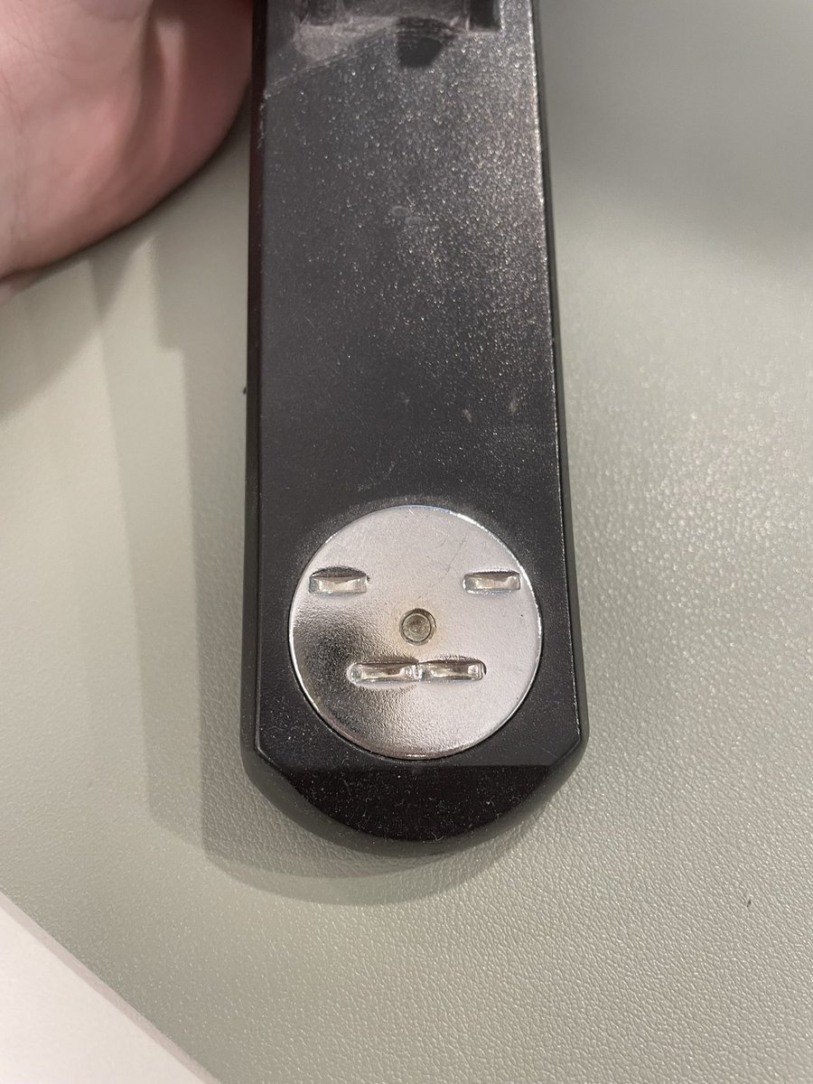 EklundMax's tweet photo. this mf lookin at me weird https://t.co/enkg9s3zRm