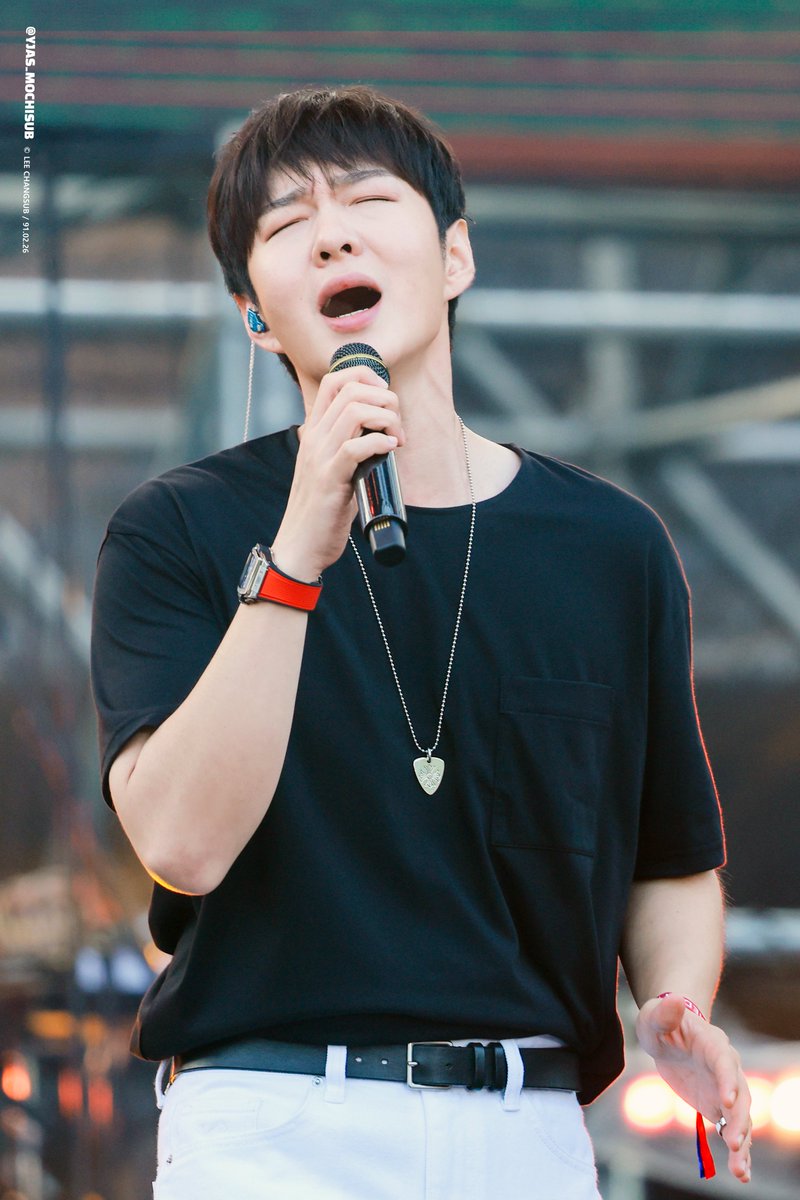 240908 썸데이페스티벌 이창섭

🎤

#비투비 #이창섭 #changsub #チャンソプ　
<a href="/LeeCS_BTOB/">이창섭</a>