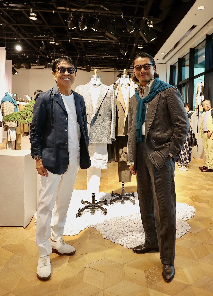 TARAcyan3's tweet photo. 元ビームスの高田朋佳ディレクターがプロデュースしたブランド「GOOVI」のローンチパーティーへ❣️
日本素材を使ったコレクションは日本のセンスを感じさせる。
ビームスファミリーの活躍は嬉しい限りです!😊✨
@tomoyoshi_takada #GOOVI https://t.co/g8xbQ0NnQL