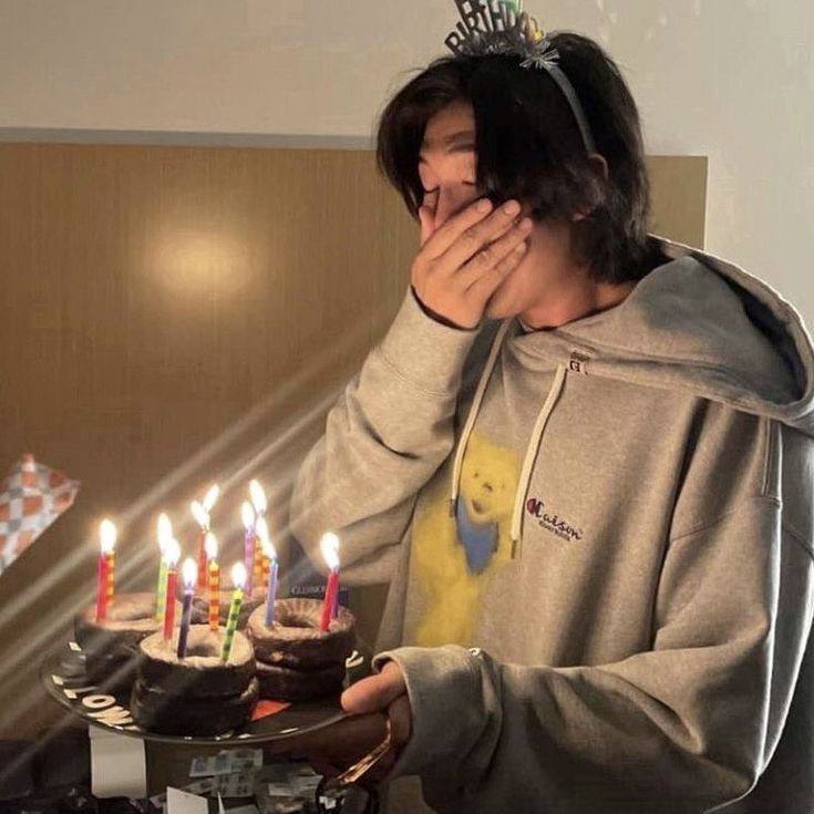 HAPPY BIRTHDAY NAMJOON

#30YearsOfJooniverse
#OurVoiceOurShoulderRM
#OurRightPlaceRM

HAPPY BIRTHDAY RM