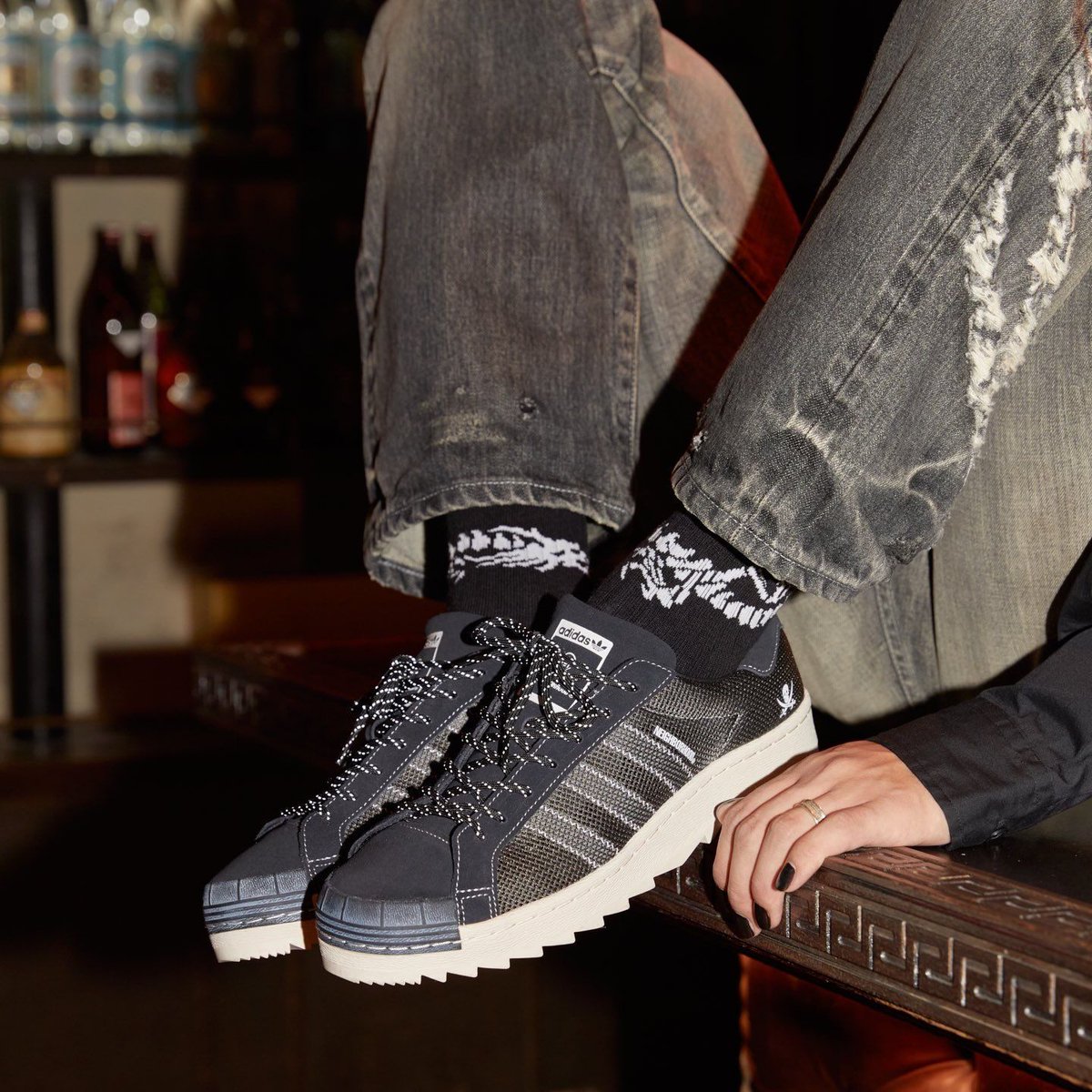 ★入手困難★NEIGHBORHOOD × adidas Originals Superstar 2005 Neighborhood adidas Superstar 2005 ID8650 | SneakerNews.com