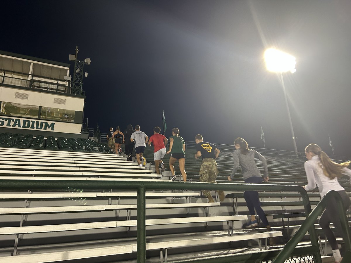 Rock_Athletics's tweet photo. This morning at 0600, members of our women's basketball &amp; track &amp; field teams joined SRU’s Army ROTC Frontier Battalion to climb 110 flights of stairs, the distance first responders would have climbed in the World Trade Center on Sept. 11, 2001. We will never forget. https://t.co/vcNXj4LvHI