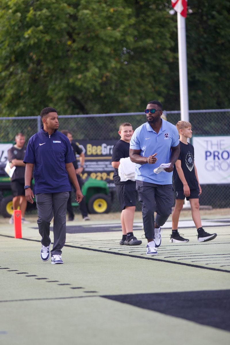 Mathews_A1's tweet photo. Heading into conference play this week, gotta handle business and finish the week 1-0! #CVTogether https://t.co/D4uZWv6LId