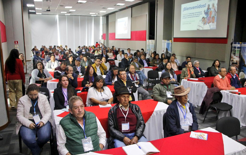 Superservicios's tweet photo. ¡En los territorios avanzamos con el cambio! 🤝🇨🇴

En #Sogamoso, Boyacá, realizamos el encuentro 'Liderazgo comunitario sobre la prestación de los servicios de agua y saneamiento básico'.

En esta jornada participan organizaciones comunitarias de acueducto con las que compartiremos temas relacionados a la normatividad del sector, así como procesos administrativos para su fortalecimiento y gestión en sus comunidades.

https://t.co/G9aOv7w3dG