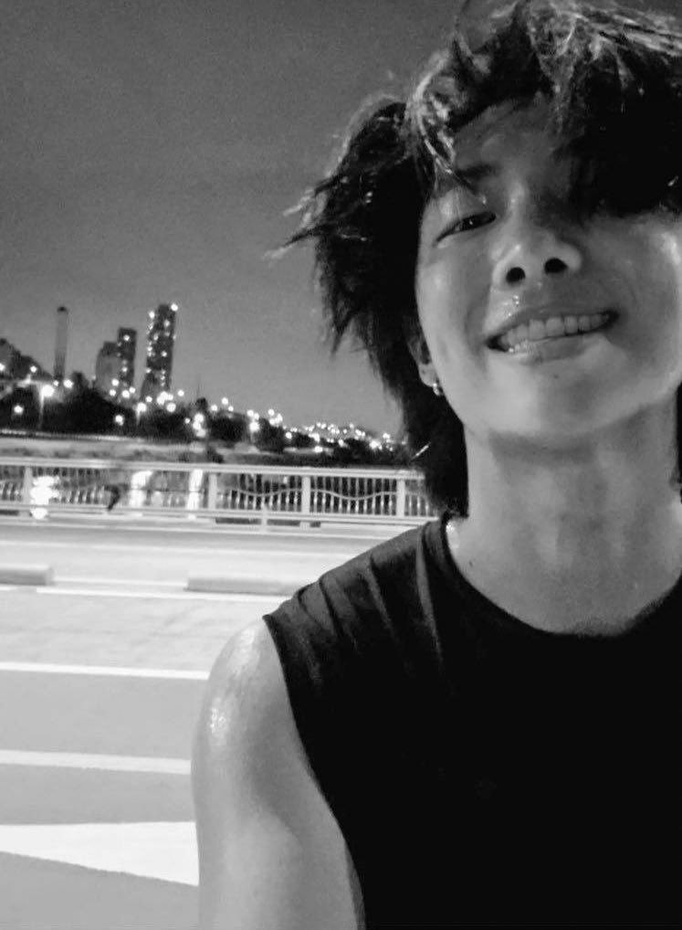 تولد پدر ترین پدر دنیا 🎂🐨⚡

#OurHeavenRM
#LostInNamjoon
#HangingTightForNamjoon