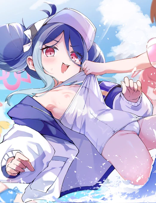 「隙あり!」「ちょっ…!………………えっと……見た?」 