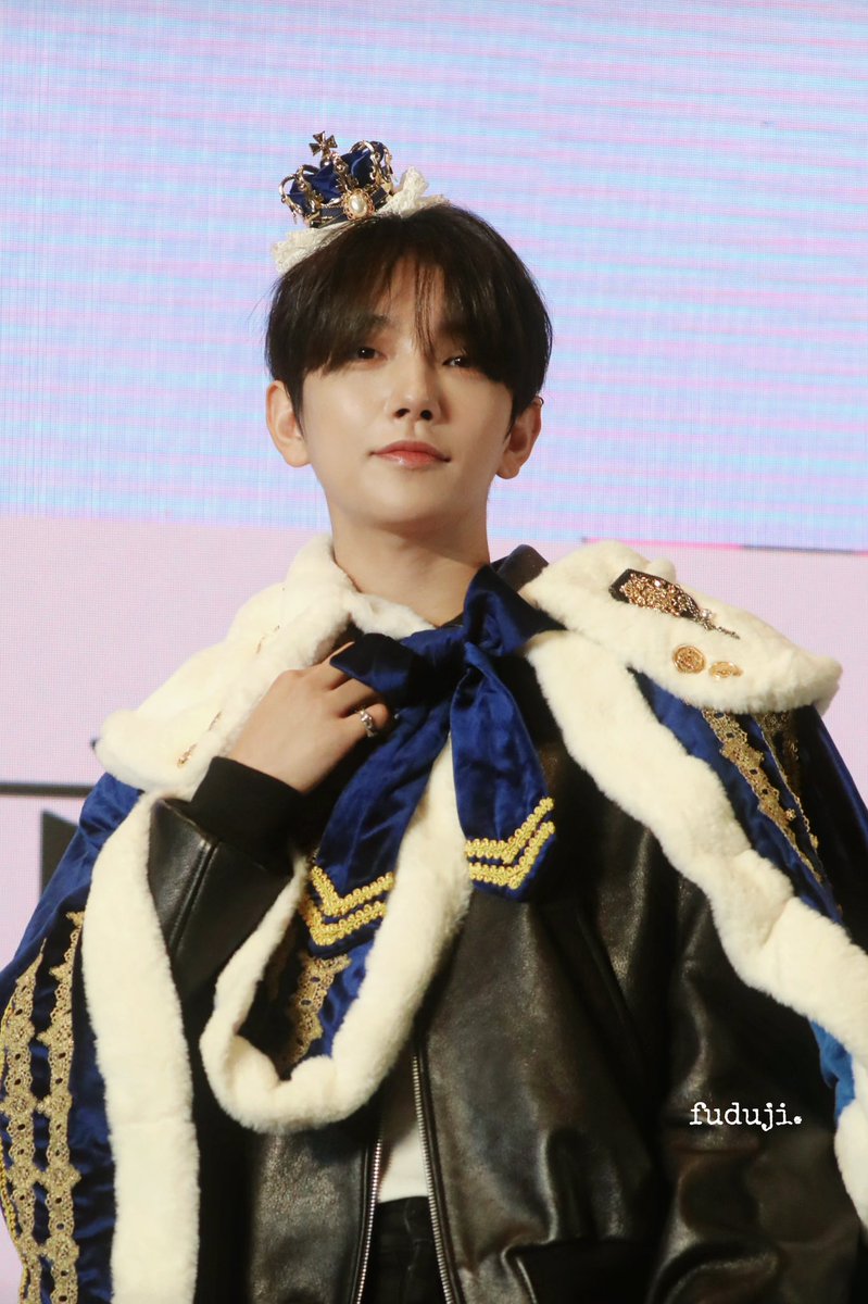 fuduji_123O's tweet photo. 240911 YZY BEIJING

This is your era 👑💙🎀

#세븐틴 #seventeen
#조슈아 #joshua https://t.co/OWO3R11ves