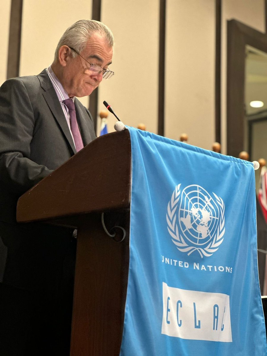 eclac_un's tweet image. 💬Executive Secretary @JoseMSalazarX at #CDCC: In the face of multidimensional vulnerability, the common challenges to #sustainabledevelopment in the #Caribbean cannot be tackled successfully without regional solidarity &amp;amp; advocacy that extends beyond the borders of the subregion.