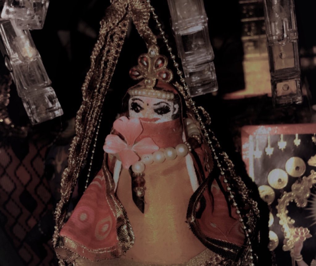 gyaan krishn toh, mool hai radha!
krishn sugandh toh, phool hai radha!
dhyan krishn toh, tap hai radha!
krishn hai sumiran, jap hai radha radha radha radha! 🪷🦚