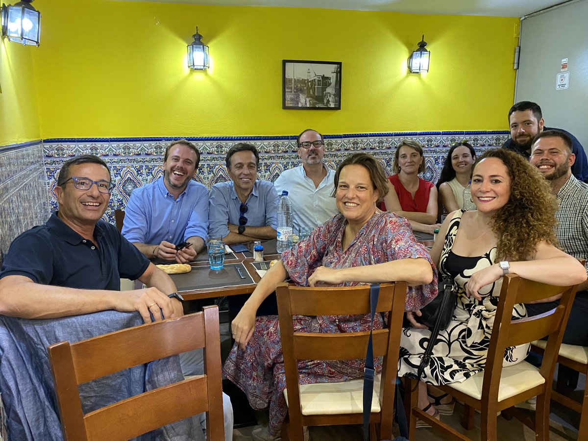 Da gusto participar en proyectos de investigación que generan conocimiento y amistad
Ayer disfrutamos de una jornada de trabajo con profesionales de los medios en Madrid.
Muchas gracias por la implicación de <a href="/IreneGomezPena/">Irene Gómez Peña</a> <a href="/susanaherrera/">Susana Herrera Damas ن</a> <a href="/rojastorrijos/">José Luis Rojas Torrijos</a> y el equipo UMH #Novacult