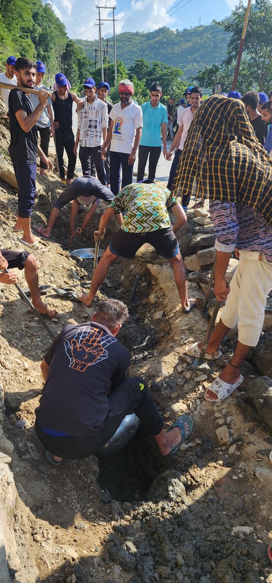 मुख्यालय से प्राप्त आदेश के अनुसार " स्वच्छता ही सेवा" कार्यक्रम के अंतर्गत  8 सितंबर 2024 को माननीय कुलपति महोदय के संरक्षण एवं निदेशक महोदय कुशल नेतृत्व में कई दिनों से बंद पड़ी सीवरेज  लाइन को साफ किया गया। उक्त  कार्यक्रम में 70 से अधिक स्वयंसेवियों ने उत्साह पूर्वक भाग लिया