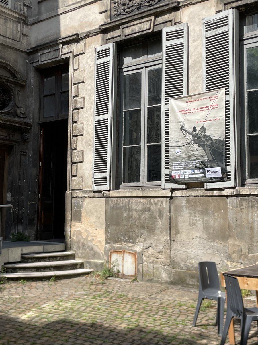 #Photos mercredi! Jusqu'au dimanche 22, succombez à la tentation et pousser les grilles de l'Hôtel #Ragueneau!! En + de la somptueuse #glycine, découvrez notre #exposition sur l'histoire de la grande pêche dès 13h aujourd'hui! <a href="/BDX_Culture/">Bordeaux culture</a> <a href="/SOArchives/">SudOuest Archives</a> <a href="/MuseeAquitaine/">MuseeAquitaine</a> <a href="/comf3aqui/">Communication France 3 N-A</a>