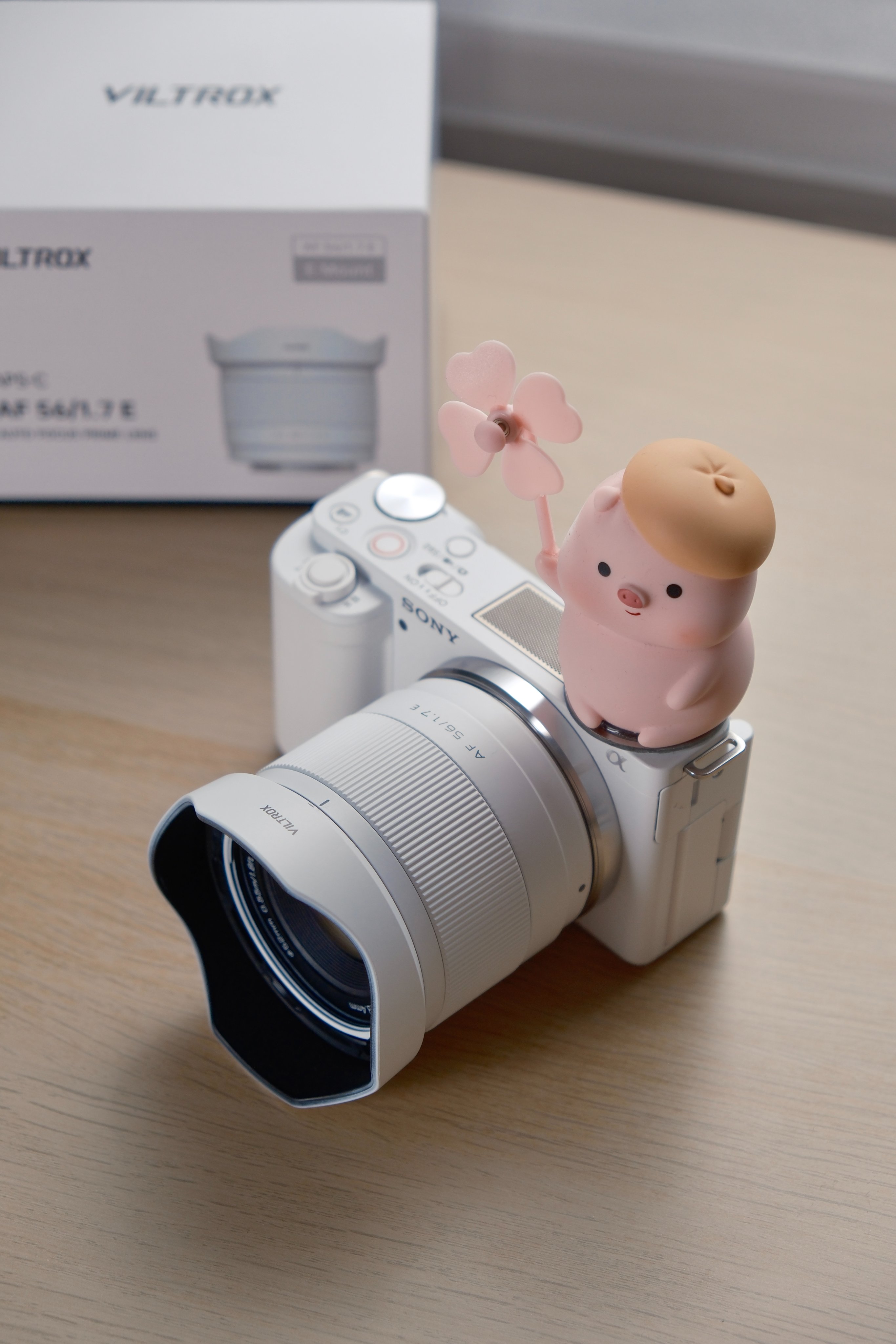 【美品】 SONY ZV-E10 ホワイト+viltrox 56mmf1.7 VILTROX on X: 