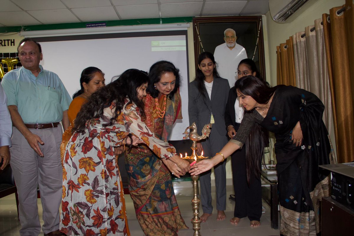 rotaryRCLD's tweet photo. ✨ Rotaract Induction at BVRIT! ✨
Proud to induct the Rotaract Club at BVRIT, with Mrs. Tejdeep Kaur Menon, retired IPS, as our inspiring Chief Guest. Her leadership marks the start of an impactful journey of service! 💫🚀
#RotaractInduction #BVRIT #Shuruaat #WomenEmpowerment https://t.co/96ptu0XbS3