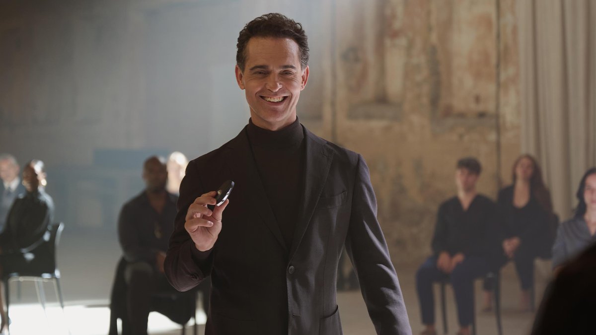 alfa_romeo's tweet image. Pedro Alonso knows how to surrender to love. It’s an art - blending passion with talent, embracing your most daring attitude, thinking with your heart. That’s exactly what the new #AlfaRomeoJunior was born for.
alfaromeo.com/models/junior-…
#AlfaRomeo #IAMJUNIOR