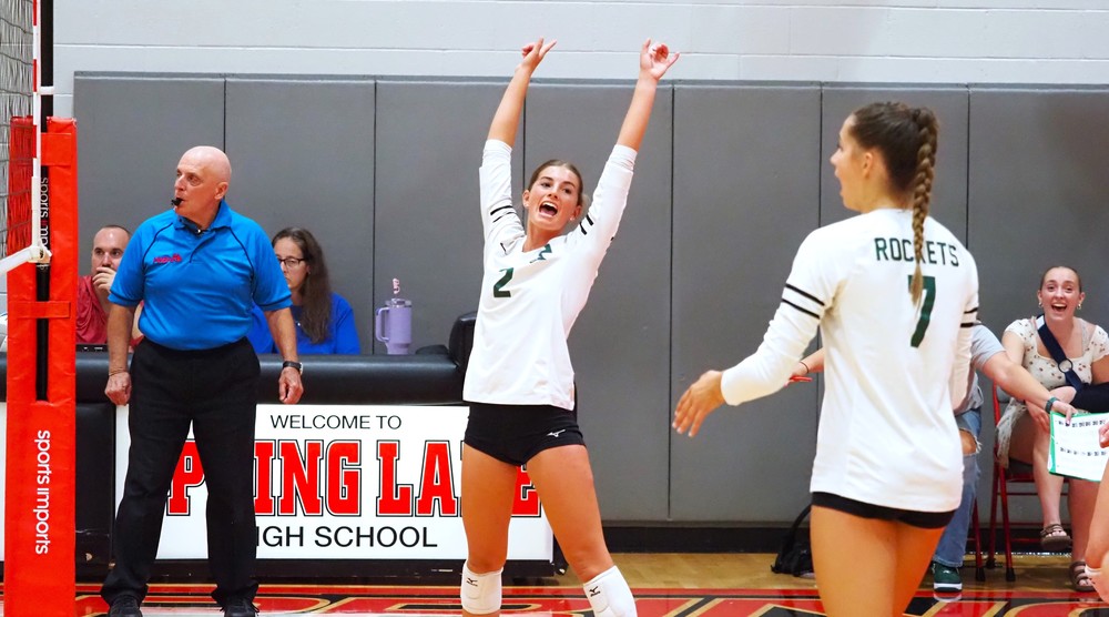 R-P volleyball team roars back from a big deficit to beat Spring Lake and complete a 2-0 night reeths-puffer.org/o/hs-athletics…