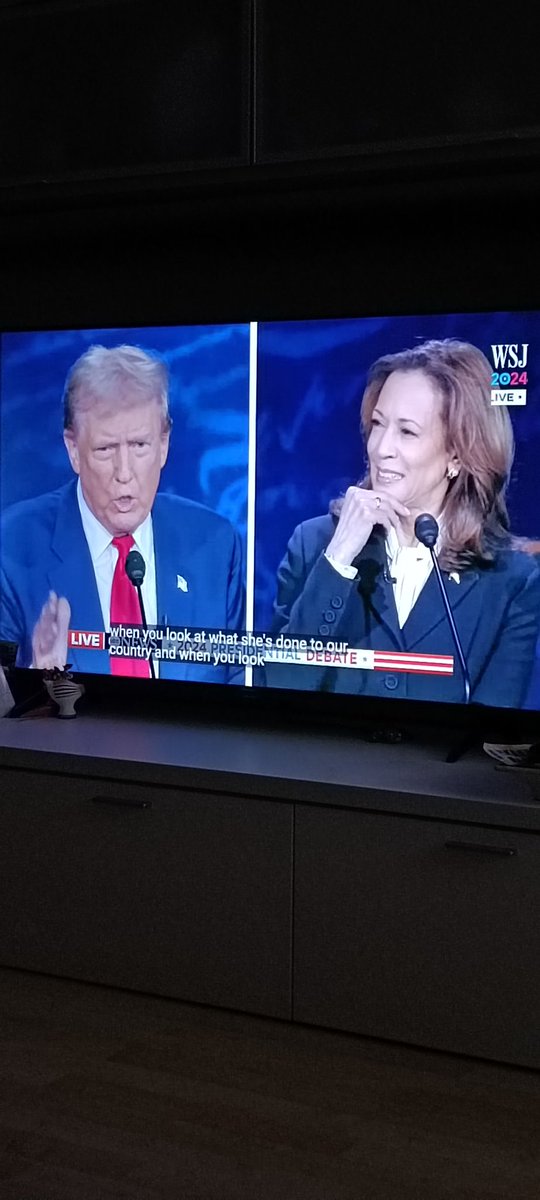 scintilla_rm's tweet photo. La stessa faccia che faccio io quando mio figlio mi sta palesemente raccontando una cazzata.
#KamalaHarris #PresidentialDebate2024 https://t.co/zJ8H1s3NBk