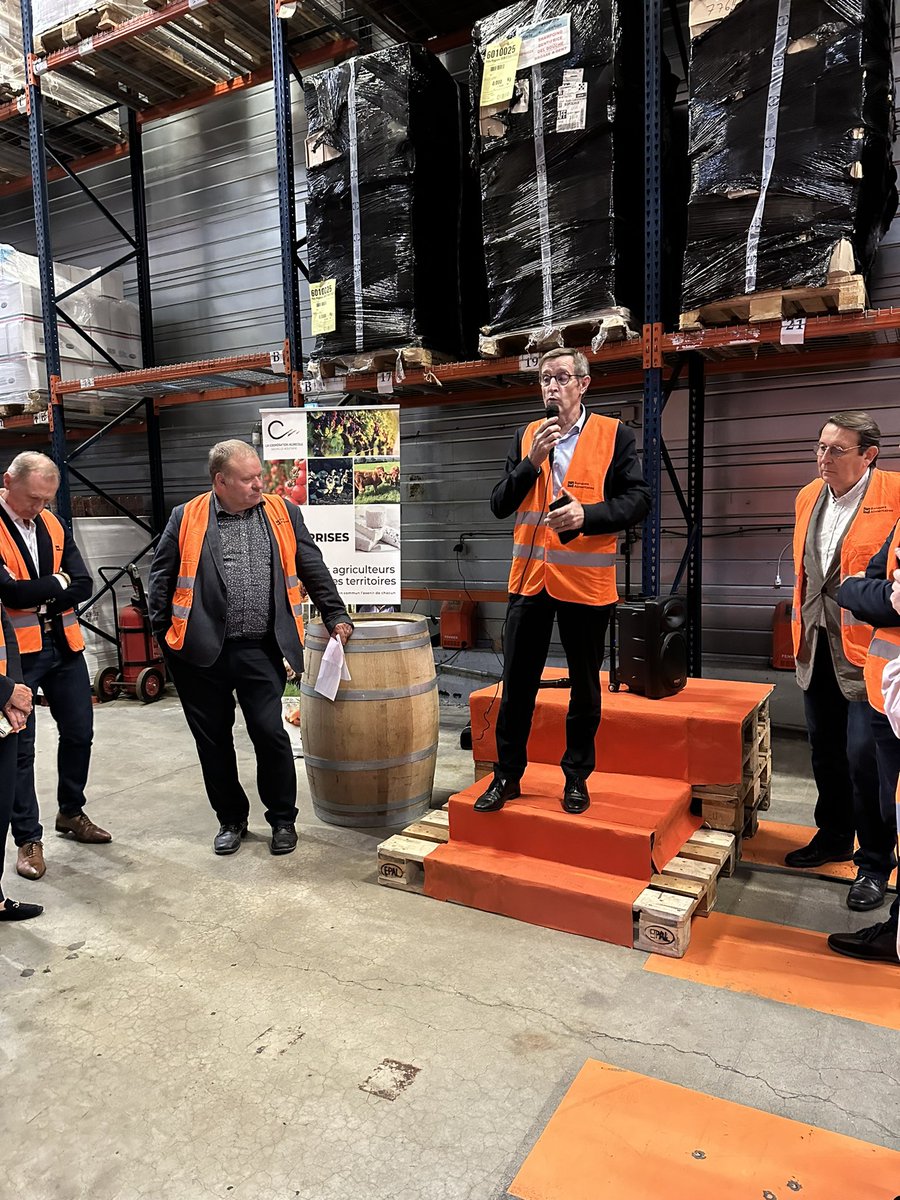 Visite et signature d’un partenariat avec les banques alimentaires avec le conseil <a href="/lacoopagricole/">La Coopération Agricole</a> 👍 <a href="/VigneronsCoop/">La Coopération Agricole - Vignerons Coopérateurs</a> <a href="/JoelBoueilh/">Joël Boueilh</a> <a href="/BanquesAlim/">Banques Alimentaires</a> <a href="/MurielAgri16_17/">Muriel PENON</a>  <a href="/ChargeDom/">Dominique Chargé</a> <a href="/FlorencePradier/">Florence Pradier</a> <a href="/Metiersdugrain/">La Coopération Agricole Métiers du grain</a> <a href="/Fragritwittos/">FranceAgritwittos♥️</a> <a href="/GrCoopCESE/">Groupe de la Coopération au CESE</a> <a href="/benoithamon/">Benoît Hamon</a>