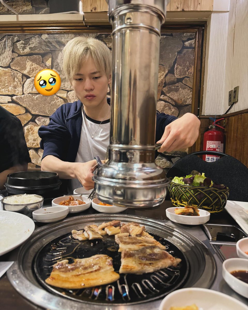 took a photo with my aegi, jisung and chenle are dream babies.